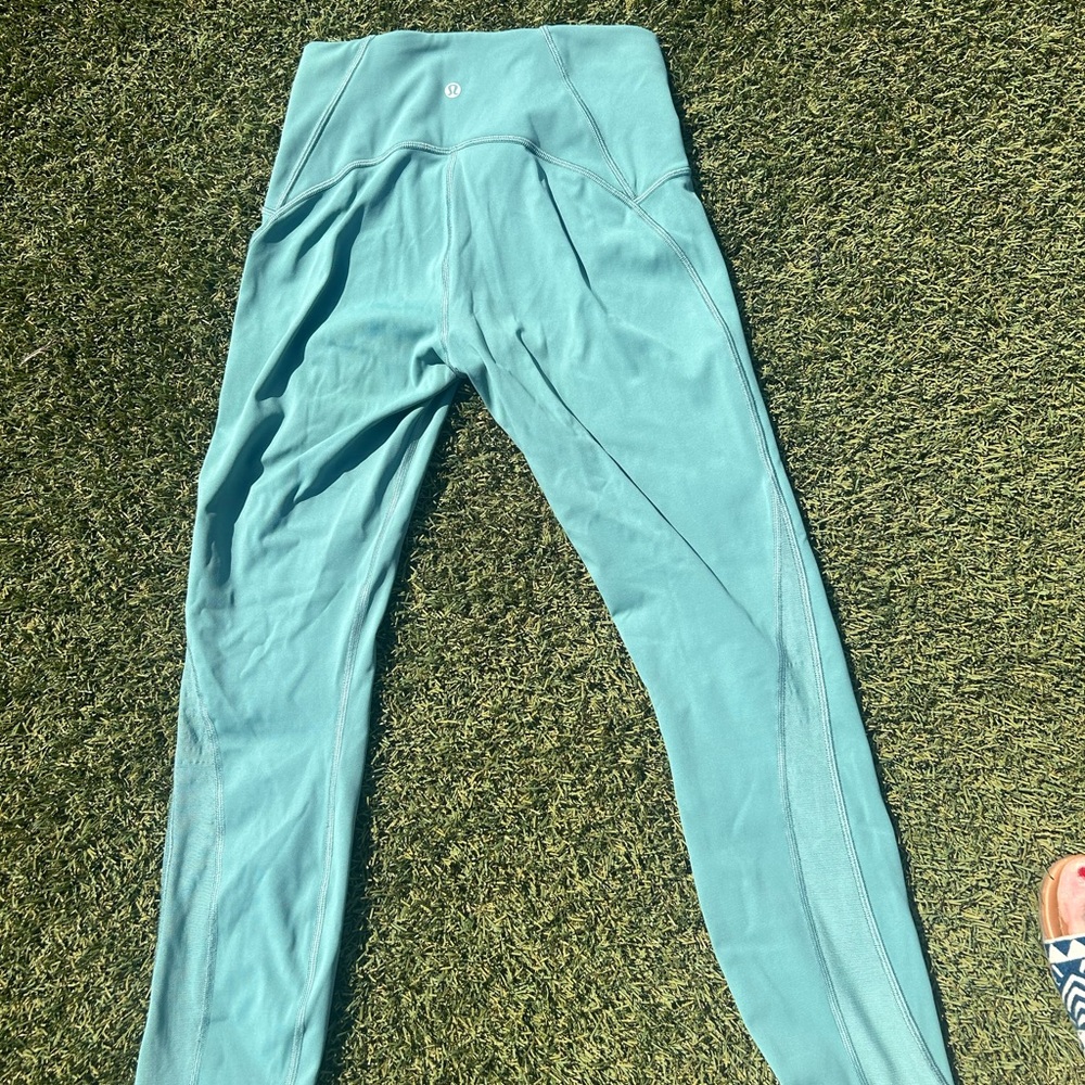 Lululemon women’s size 6 Teal Leggings